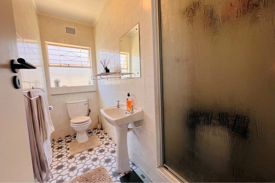 To Let 4 Bedroom Property for Rent in Goodwood Estate Western Cape